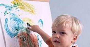 Finger paints for children under one year old: trying to draw Paints for finger painting at what age