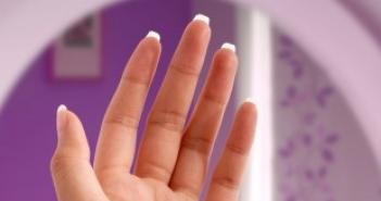 Ellerinizin cildini evde nasıl yumuşatırsınız: basit tarifler